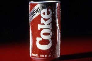 Produsul „New Coke” introdus de Coca-Cola în 1985 a fost un eşec neprevăzut sau un „complot de marketing”?