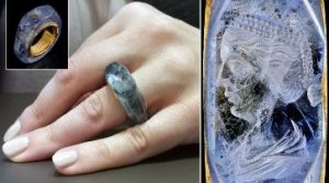 Read more about the article Inelul împăratului Caligula şi misteriosul chip gravat pe el