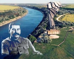 Read more about the article Stalin a avut ideea Canalului Dunăre – Marea Neagră, pentru ca burghezii români să nu mai facă bancuri pe seama comuniştilor veniţi la putere
